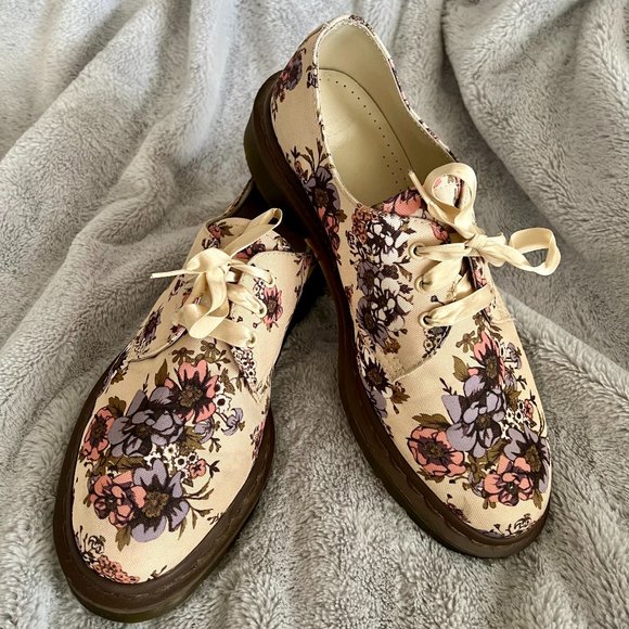 Dr. Martens Shoes - Dr. Martens 'Lester' Floral Canvas Oxfords *RARE*